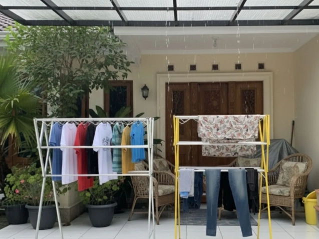 Hujan Tiap Hari di Semarang Saatnya Pakai Jemuran Aluminium
